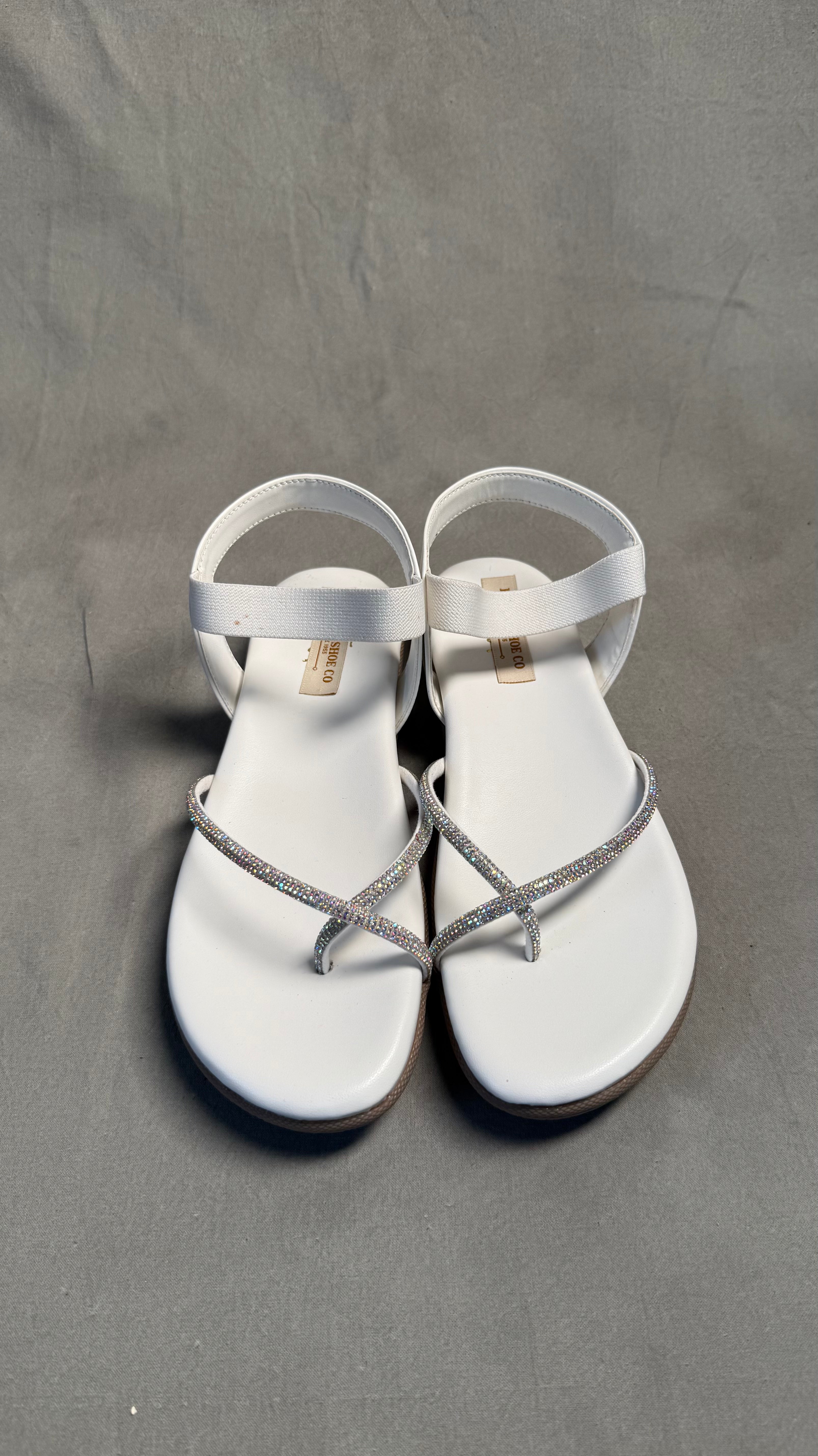 Flat thong sandals with Elastic Straps in white colour top view