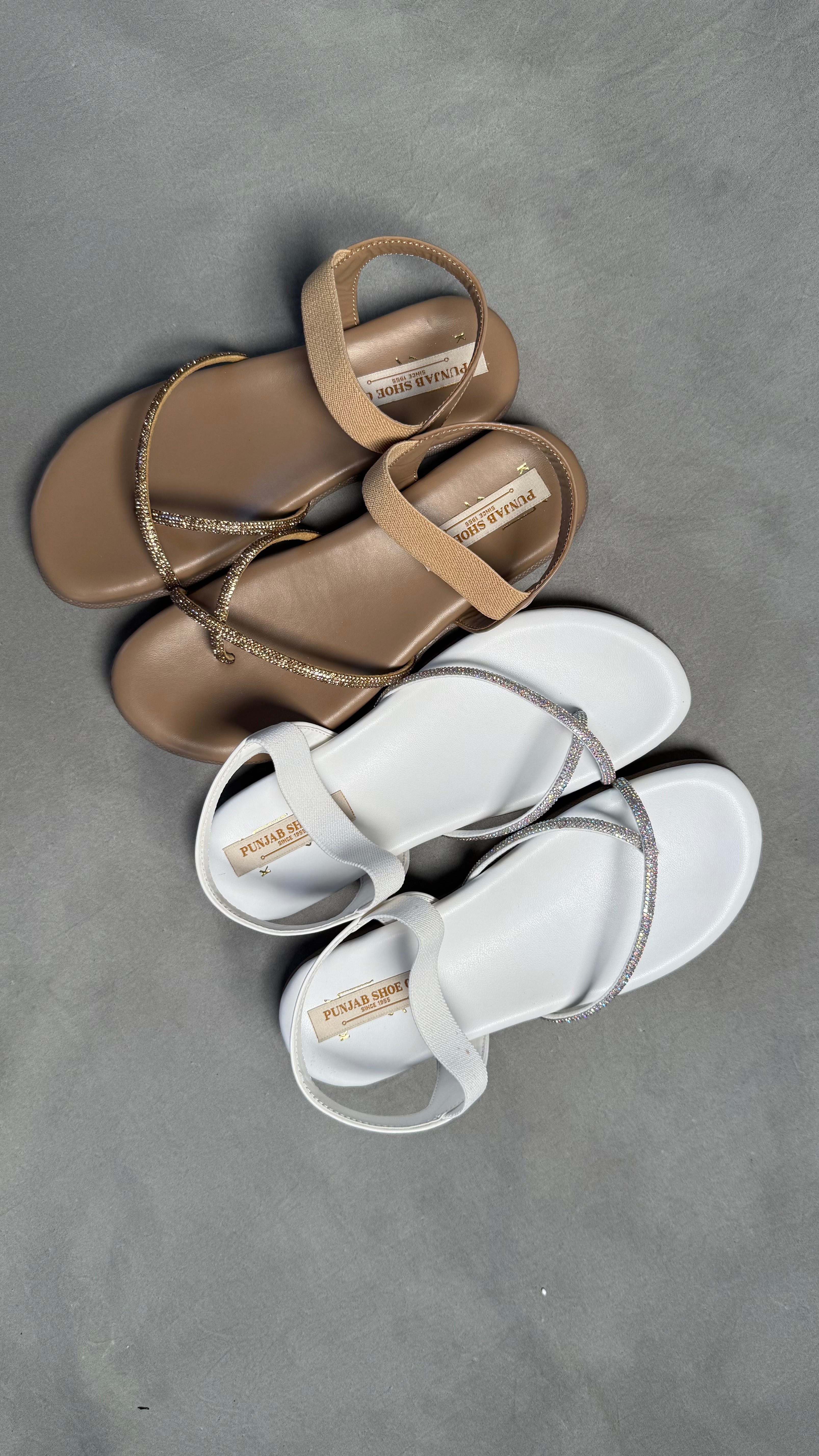 Flat thong sandals with Elastic Straps