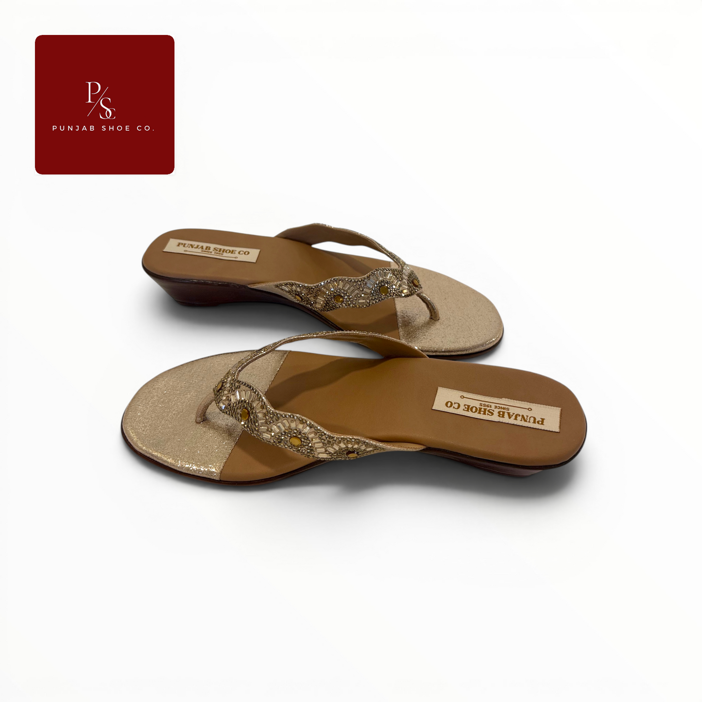 Crystal Baguette Embellished Toe 
Post Flat Sandals in Gold for 
Women — Punjab Shoe Co. 
Kamla Nagar Delhi