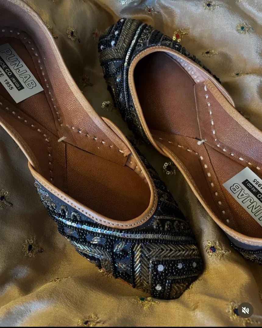 Black Embellished Jutti - Punjab Shoe Co.