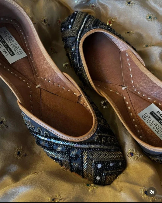 Black Embellished Jutti - Punjab Shoe Co.
