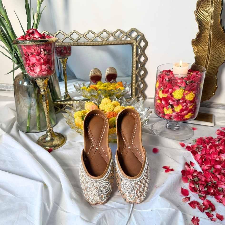 Golden Embellished Leather Jutti - Punjab Shoe Co.